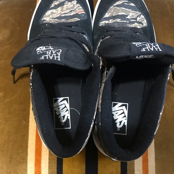 Vans men sneakers size 8.5 - Picture 2 of 4